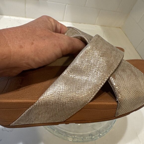 FitFlop Women Lulu Cross Slide Sandals Gold Shimmer Print Shoes Size 5 - Picture 11 of 13